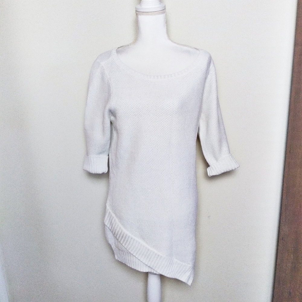 Design history White Asymmetrical Hem Sweater - Picture 2 of 7